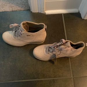 Cute bootie!  Can be worn in any weather!